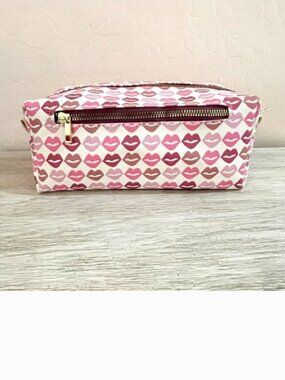 New OCS Designs Makeup Cosmetic Bag White Red Pink Kiss Lips